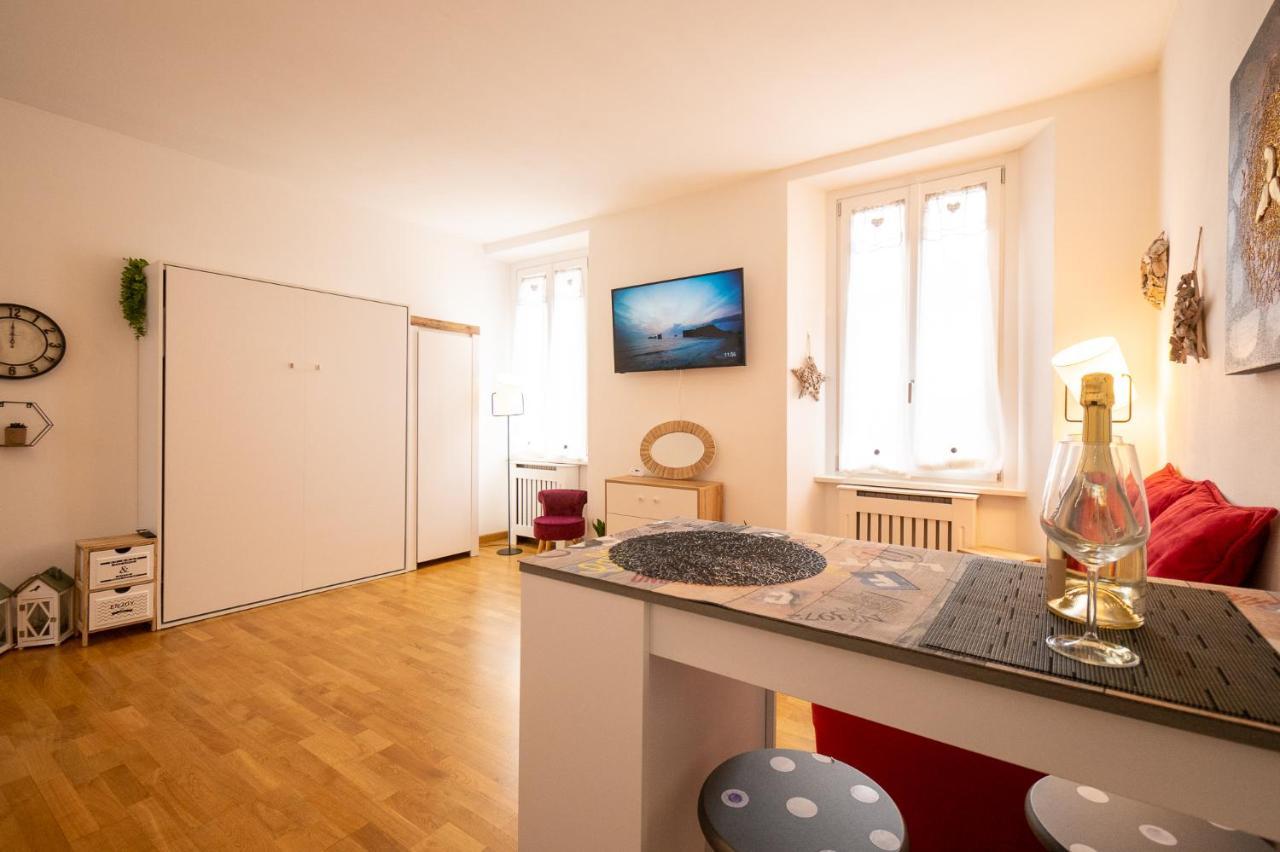Portatorre Suite, A Charming Apartment In The Heart Of Como, Free Private Parking, Air Conditioning & More! Zewnętrze zdjęcie