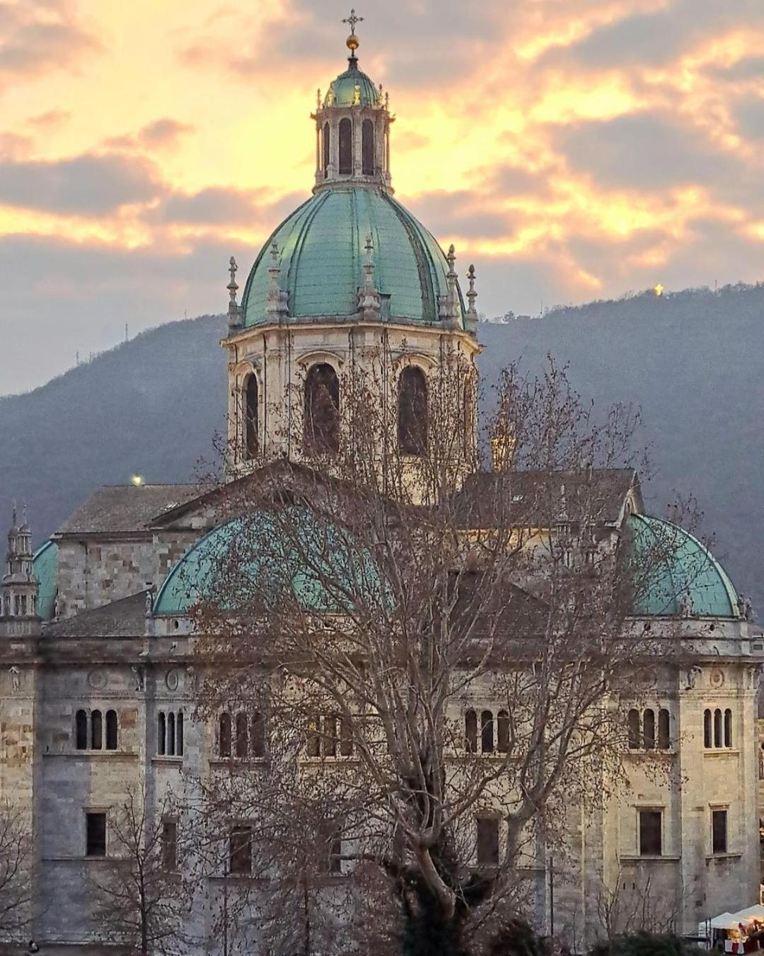 Portatorre Suite, A Charming Apartment In The Heart Of Como, Free Private Parking, Air Conditioning & More! Zewnętrze zdjęcie