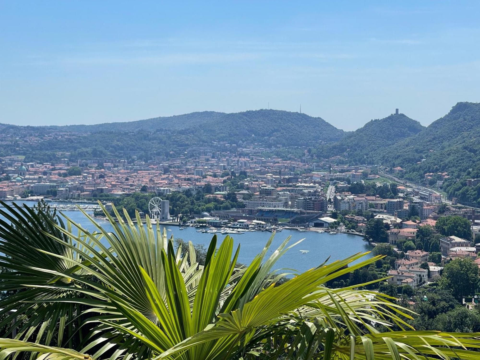 Portatorre Suite, A Charming Apartment In The Heart Of Como, Free Private Parking, Air Conditioning & More! Zewnętrze zdjęcie