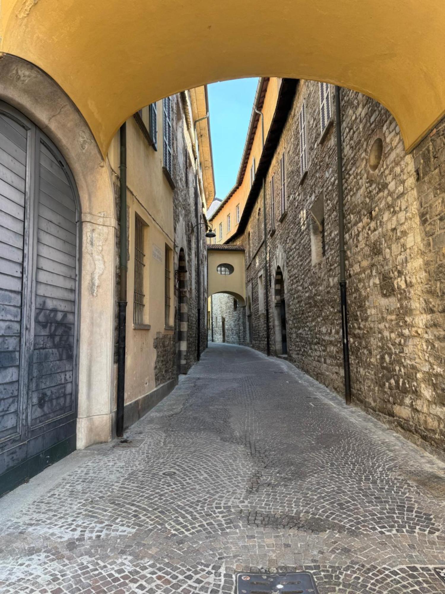 Portatorre Suite, A Charming Apartment In The Heart Of Como, Free Private Parking, Air Conditioning & More! Zewnętrze zdjęcie